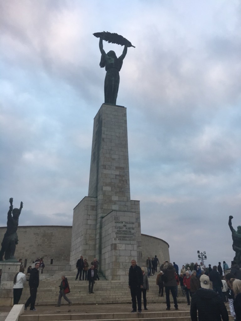 1.1476576000.liberty-statue