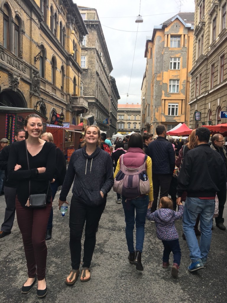 1.1476576000.street-market