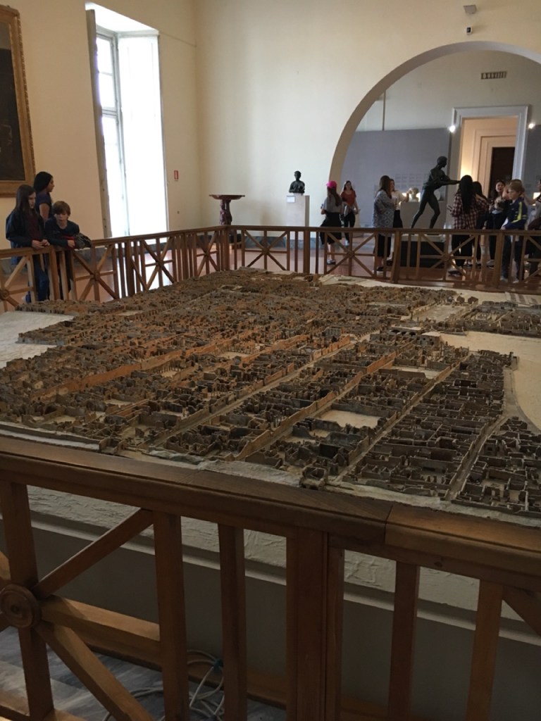 1.1477526400.scale-model-of-pompeii