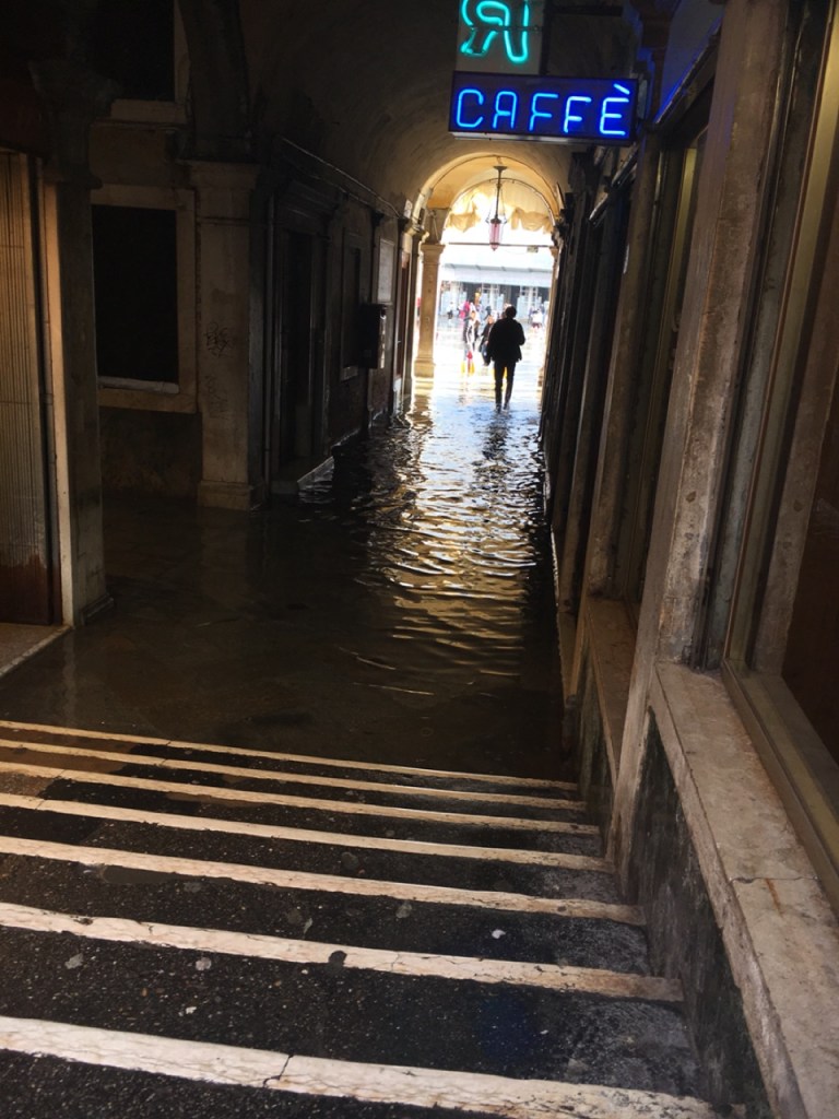 1.1478463301.flooded-street